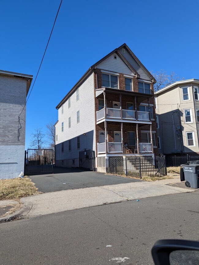 17 Williams St Unit 17 Williams St, Hartford, CT 06120 Apartments in