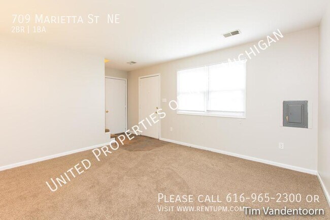 Building Photo - Tours Estimated to Begin 8/23 | 2 Bed 1 Ba...