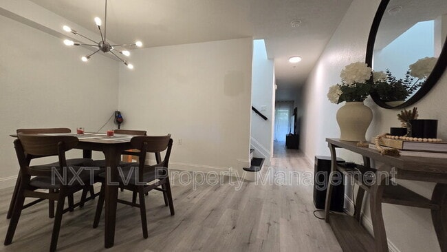 Foto del edificio - 9440 Ivy Brook Run