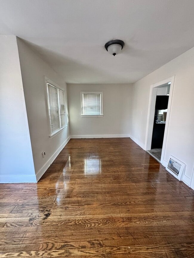 Foto del edificio - 2123 170th St