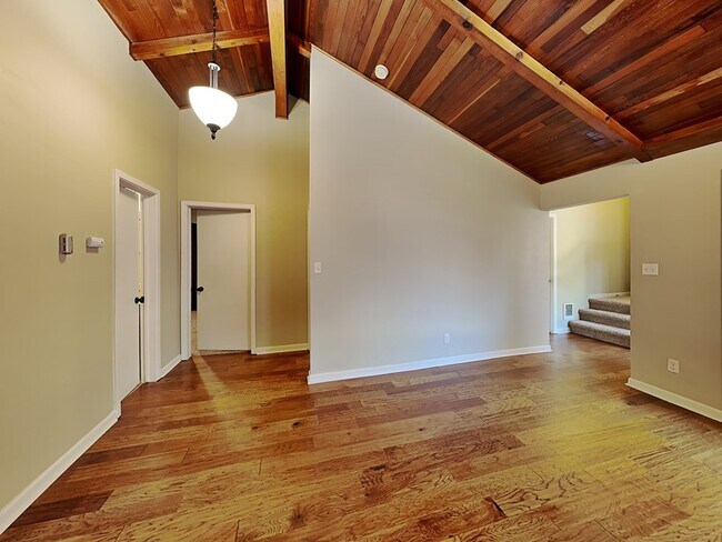 Foto del edificio - 3704 S Manito Blvd