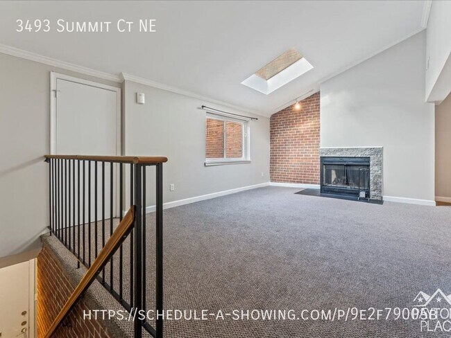 Foto del edificio - Spacious Condo minutes away from Costco
