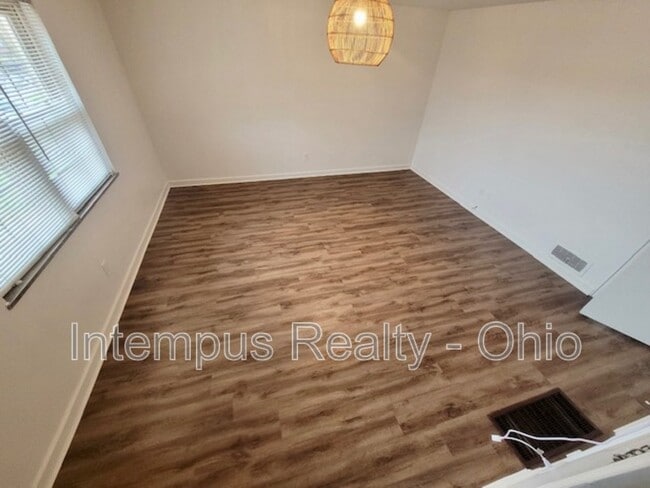 Foto del edificio - 1060 Sells Ave