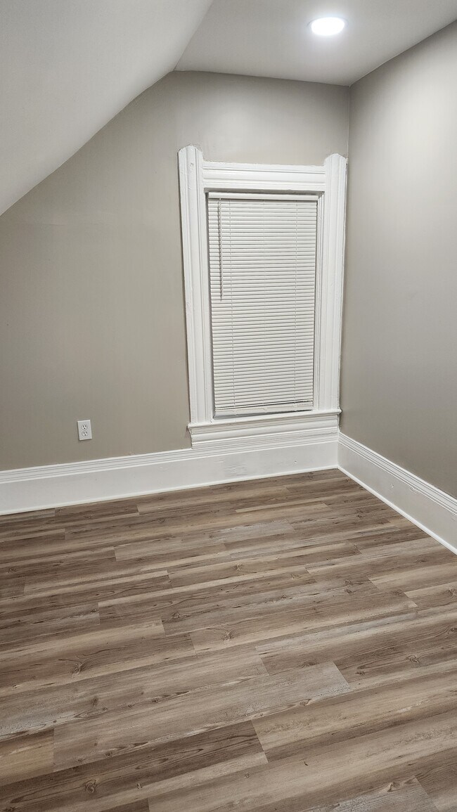 Foto del edificio - 1301 Buhrer Ave