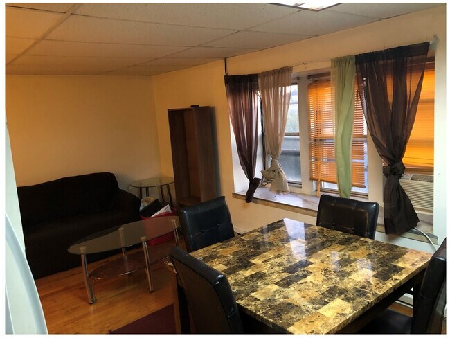 living portion - 419 N 2nd St