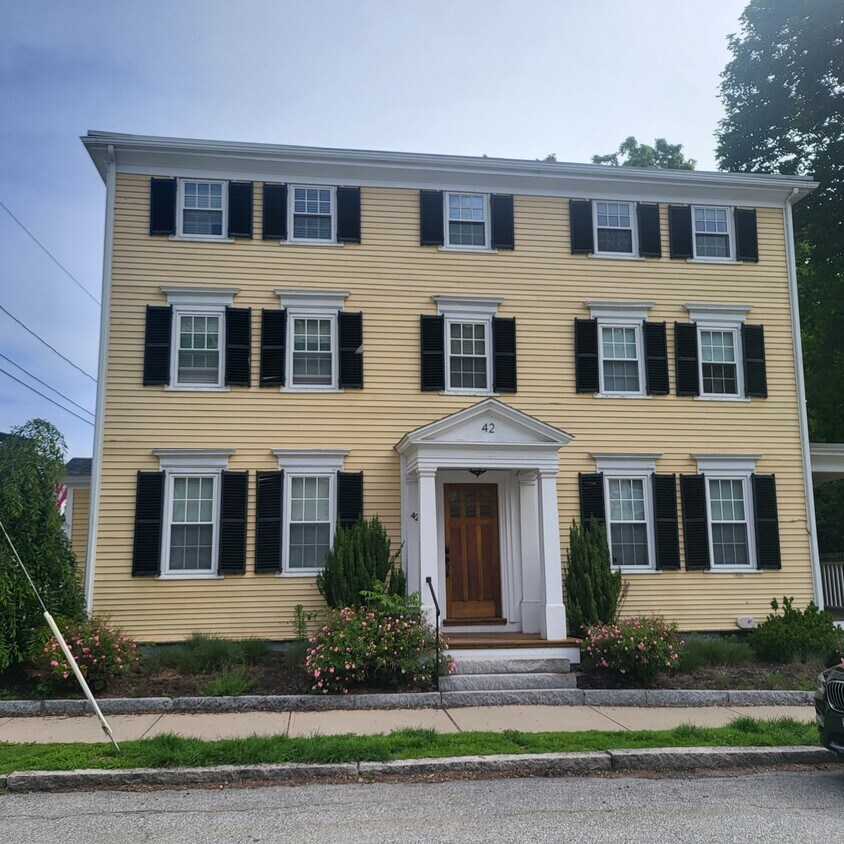 42 B Washington St Unit 42B Washington St, Newburyport, MA 01950