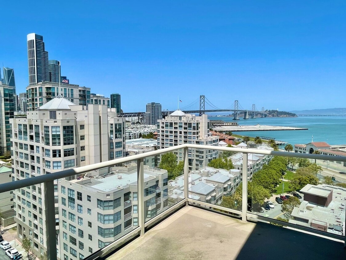2BR/2BA Remodeled PANO VIEW Penthouse in t... - 2BR/2BA Remodeled PANO VIEW Penthouse in t...