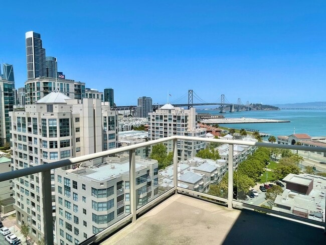 2BR/2BA Remodeled PANO VIEW Penthouse in t... - 2BR/2BA Remodeled PANO VIEW Penthouse in t...