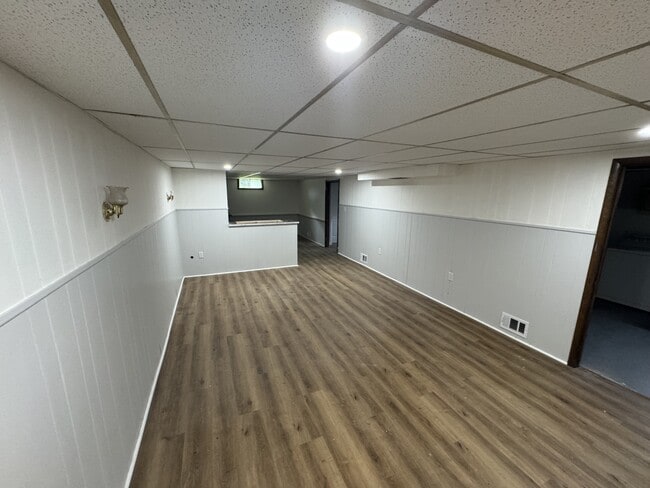 Building Photo - 2737 Broadmoor Dr