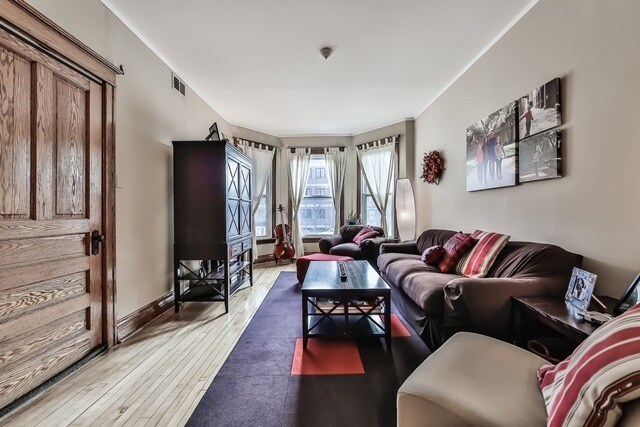 Foto del edificio - 3742 N Ashland Ave