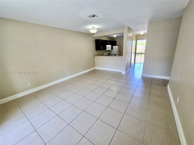 Foto del edificio - 3724 NW 115th Ave