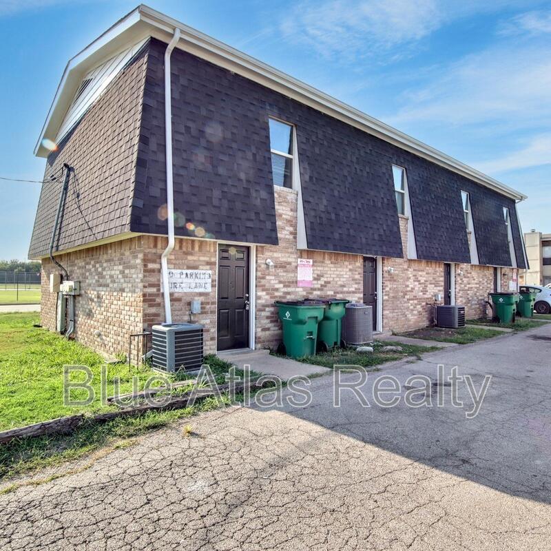 Primary Photo - 408 Noble Ave