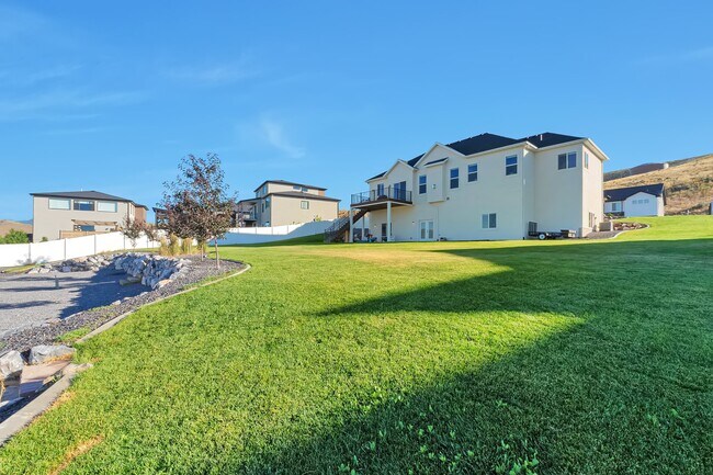 Building Photo - 2346 Patriot Dr