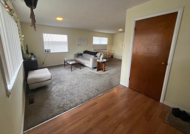 Building Photo - 1520 White Ave