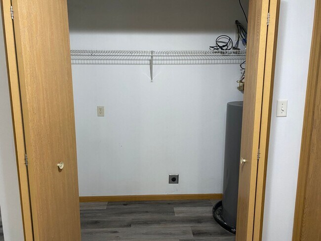 Building Photo - Spacious & Well-Maintained 1-Bedroom Apartment in New Bremen!