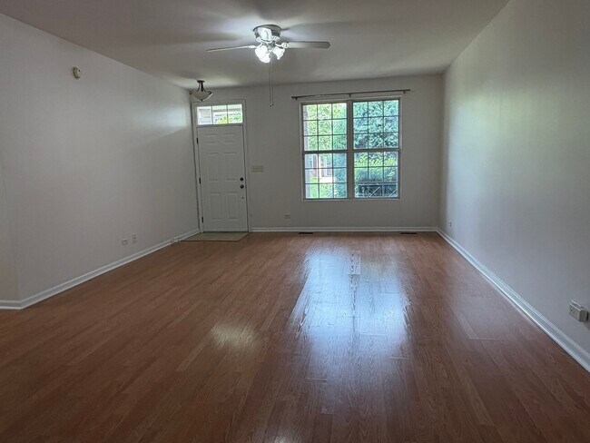 Foto del edificio - 10215 Camden Ln