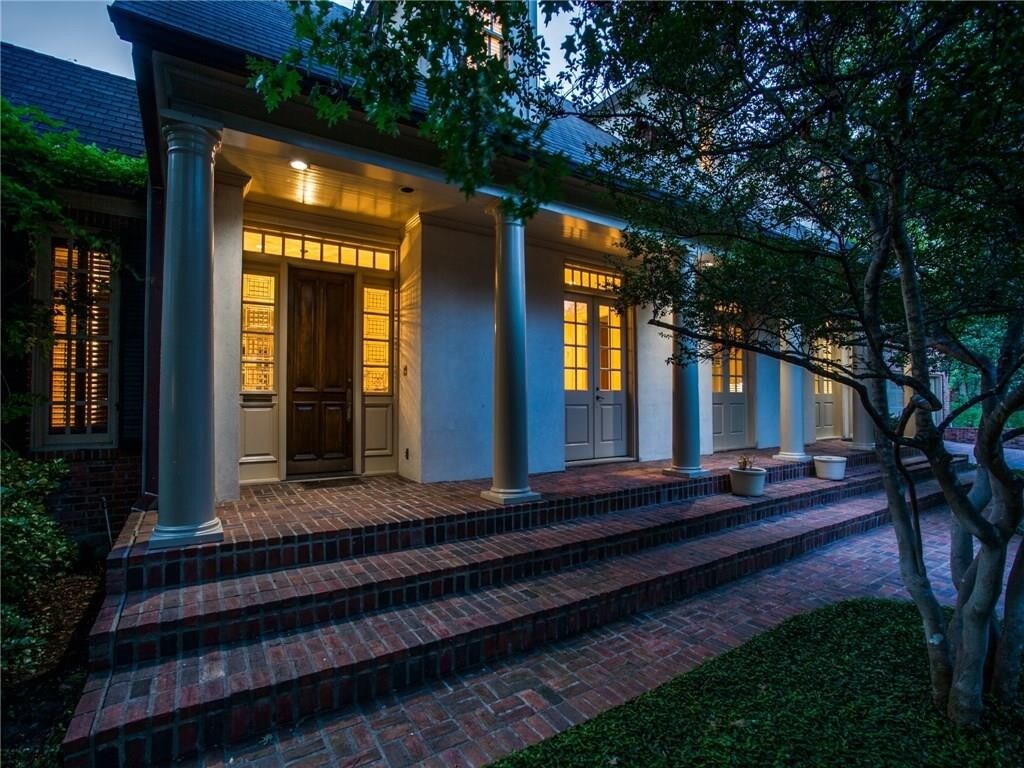 Primary Photo - 3616 Lovers Ln