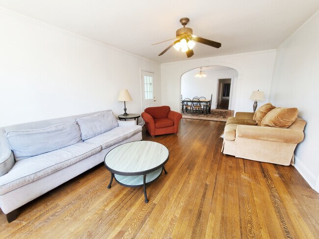 Foto del edificio - 3222 Nashville Ave