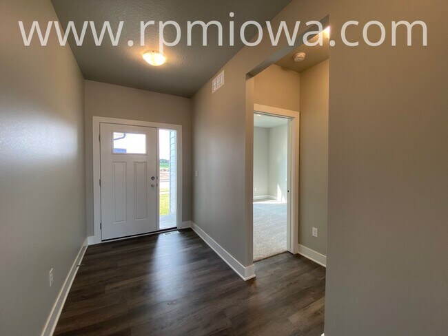 Foto del edificio - PRIME LOCATION!! 4 Bed, 2 Bath Ranch in Waukee