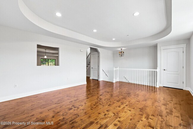 Building Photo - 9 Maple Leaf Dr