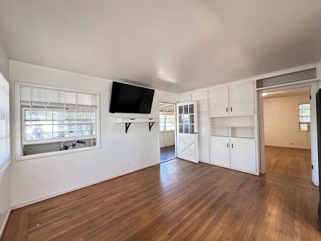 Foto del edificio - Cozy West Sac Cottage