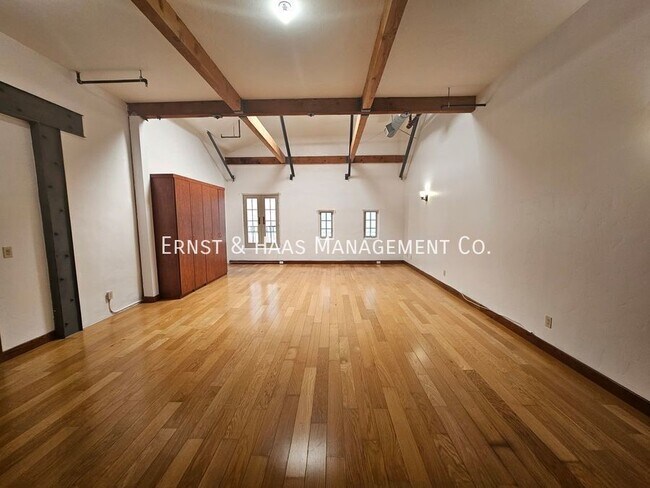 Foto del edificio - 800 S Pacific Ave