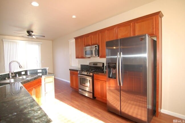 Building Photo - 2446 Burtin Dr