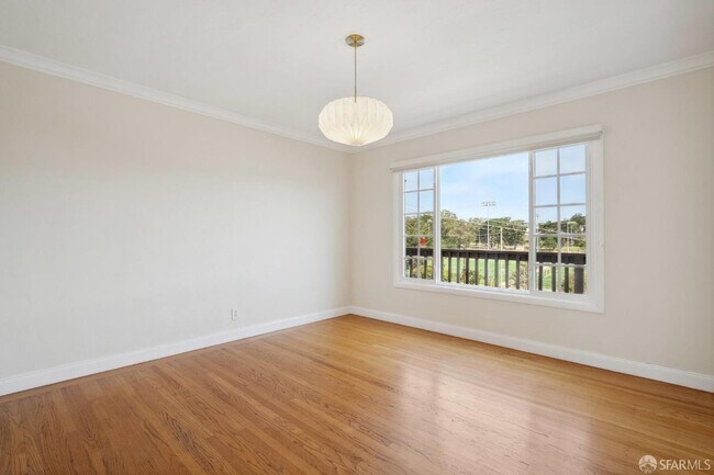 Foto del edificio - 825 Rolph St