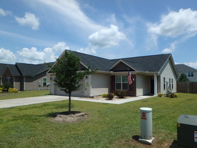 Building Photo - 728 Radiant Dr