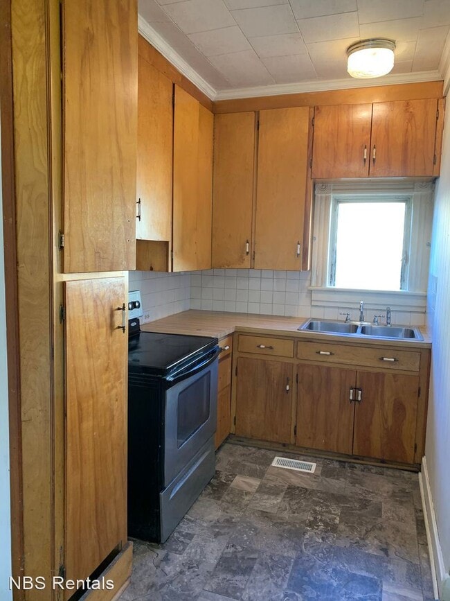 Building Photo - 2 br, 1 bath House - 1894 Seabury Avenue