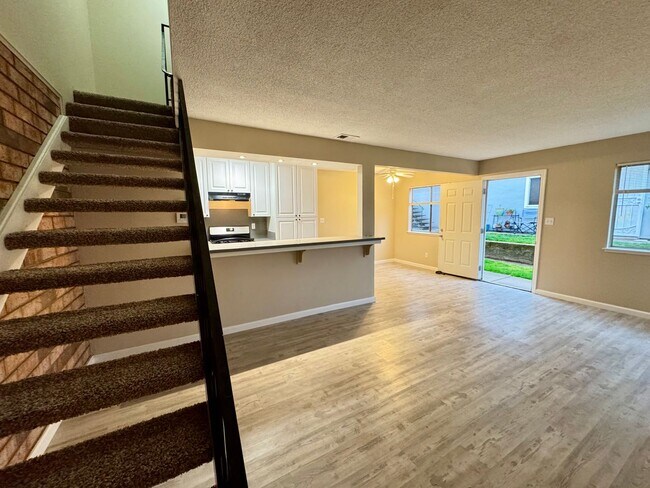 Foto del edificio - Cozy condo in Auburn