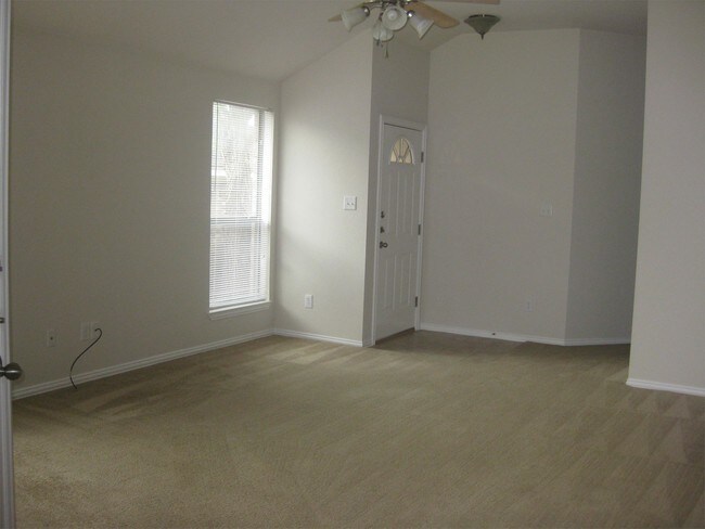 Building Photo - 2207 Ragland Rd