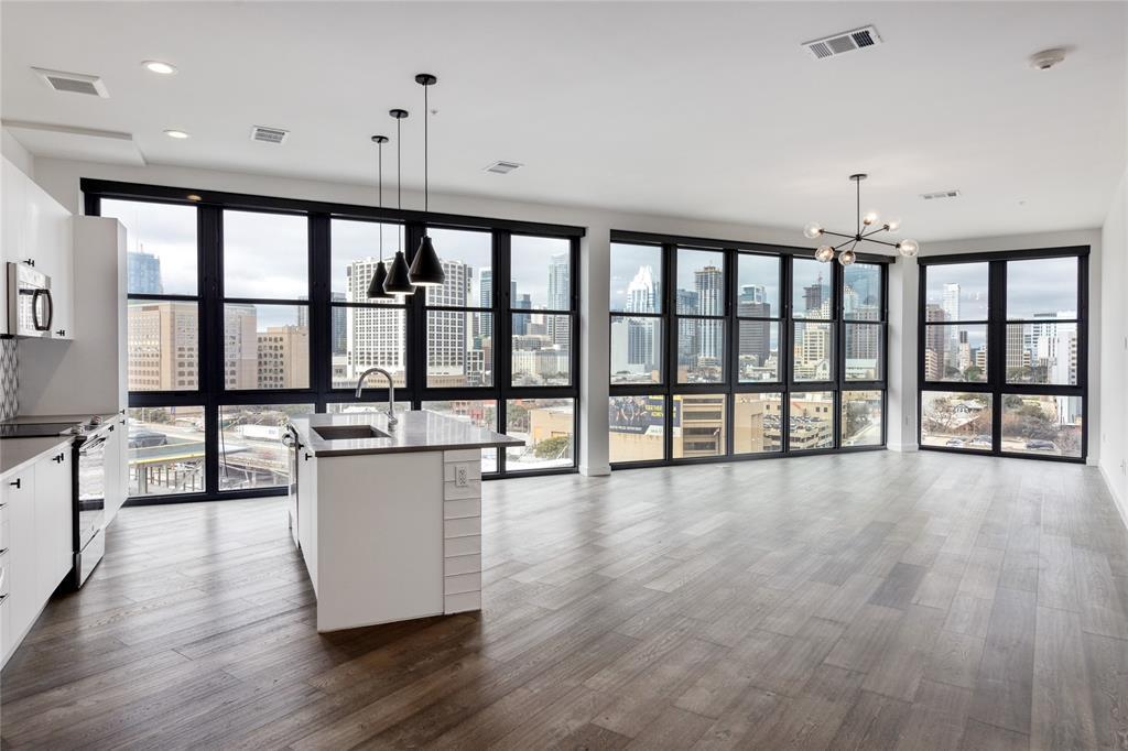 Foto principal - 800 Embassy Dr