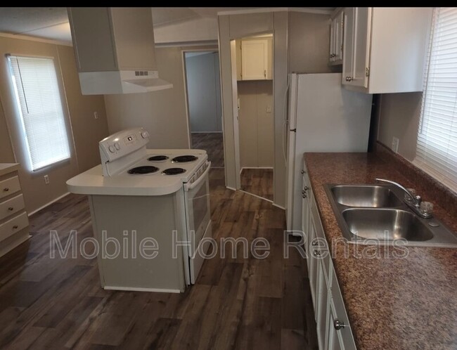 Building Photo - 2731 Dove Ln