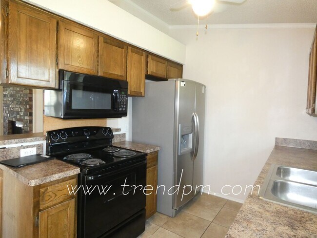 Building Photo - 6620 Levitt Dr