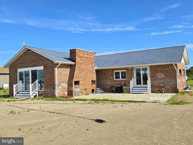 Foto del edificio - 22931 Steele Dr