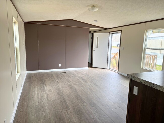 Foto del edificio - 565 Travis Wy