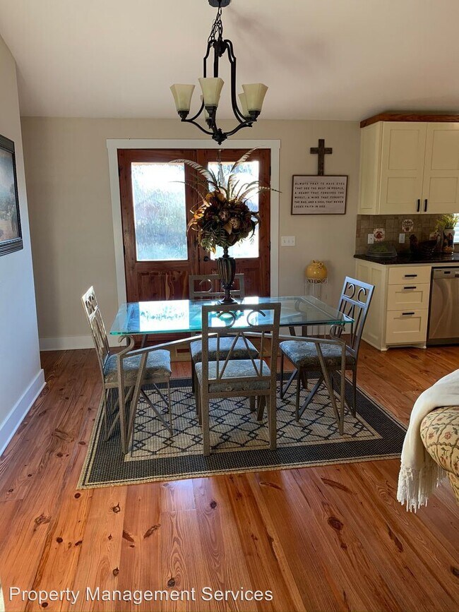 Foto del edificio - 2 br, 1 bath House - 411 W College St.
