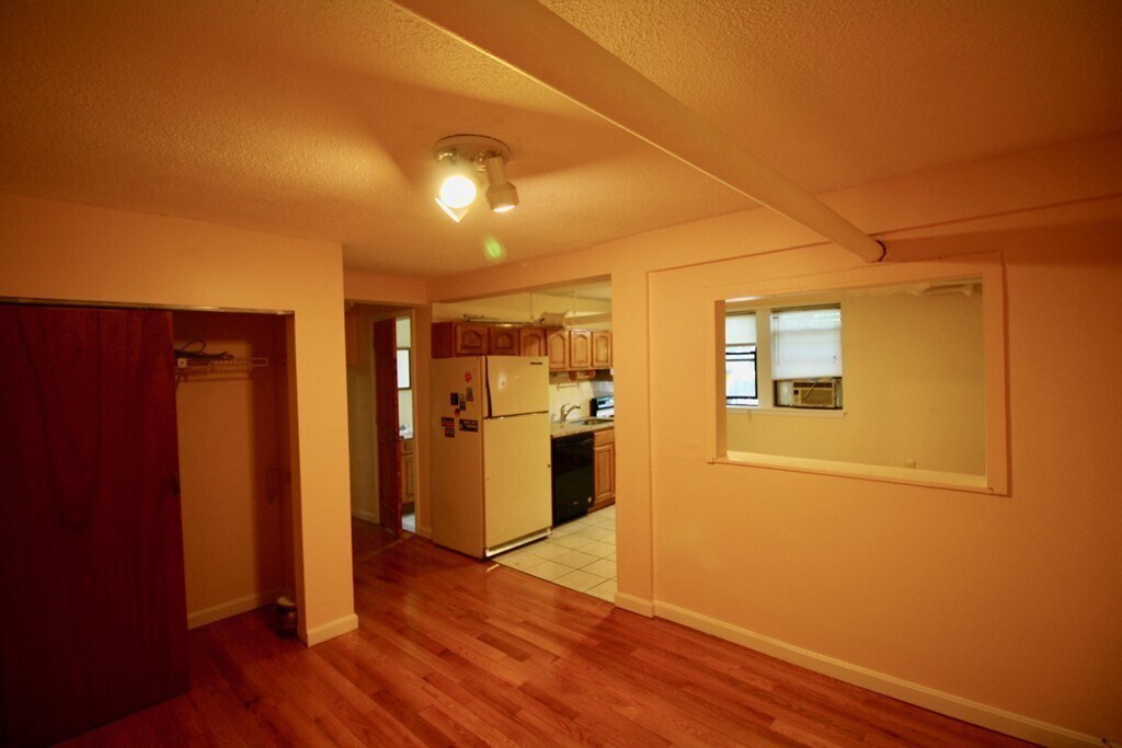 Primary Photo - 313 Summit Ave