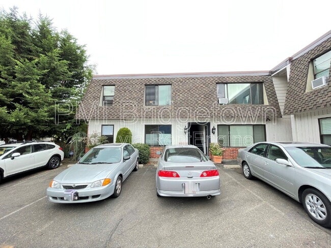 Photo - 8065 N Ivanhoe St House