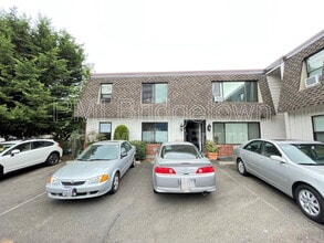 Building Photo - 8065 N Ivanhoe St