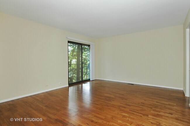 Foto del edificio - 466 W Russell St