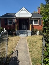 Building Photo - 1533 Weaver St
