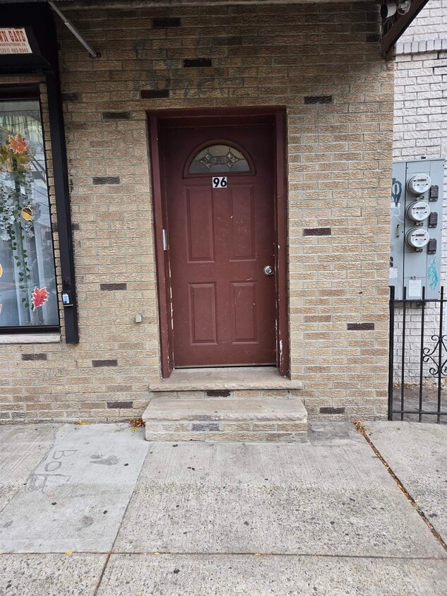 Primary Photo - 96 Central Ave