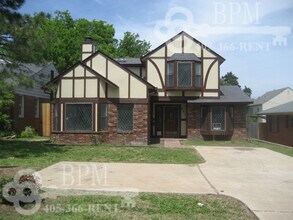 Building Photo - 631 Boyd St