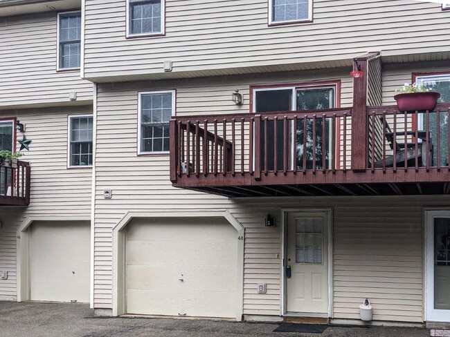 Building Photo - 48 Stanstead Pl