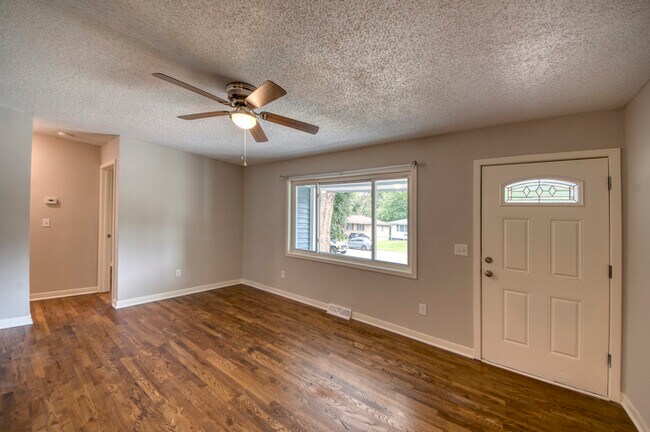 Foto del edificio - 4910 N Wallace Dr