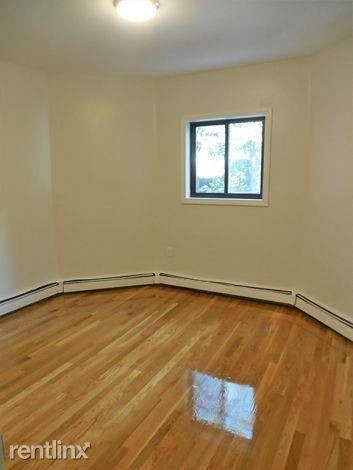 Building Photo - 2 br, 1 bath  - 13 Pine St