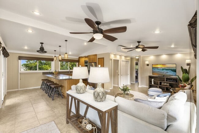 Building Photo - Ocean-View Home With A/C, : Ehukai Beach Hale