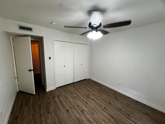 Foto del edificio - 7505 Whitewood Dr